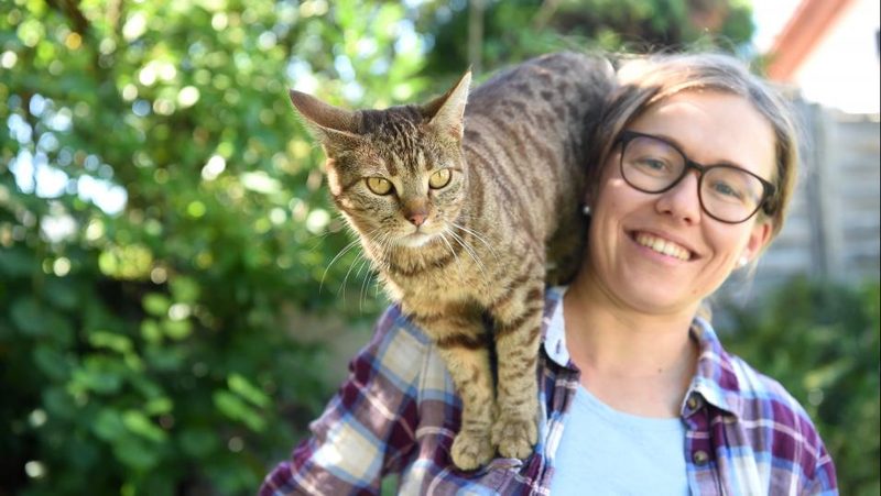 Nadja Isenschmit und Katze Oona