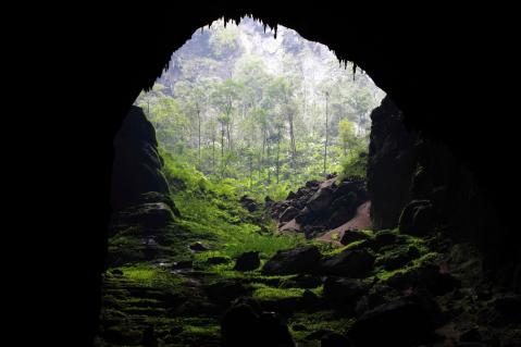 08-Hang-Son-Doong-1-Maciek_Oxalis.jpg