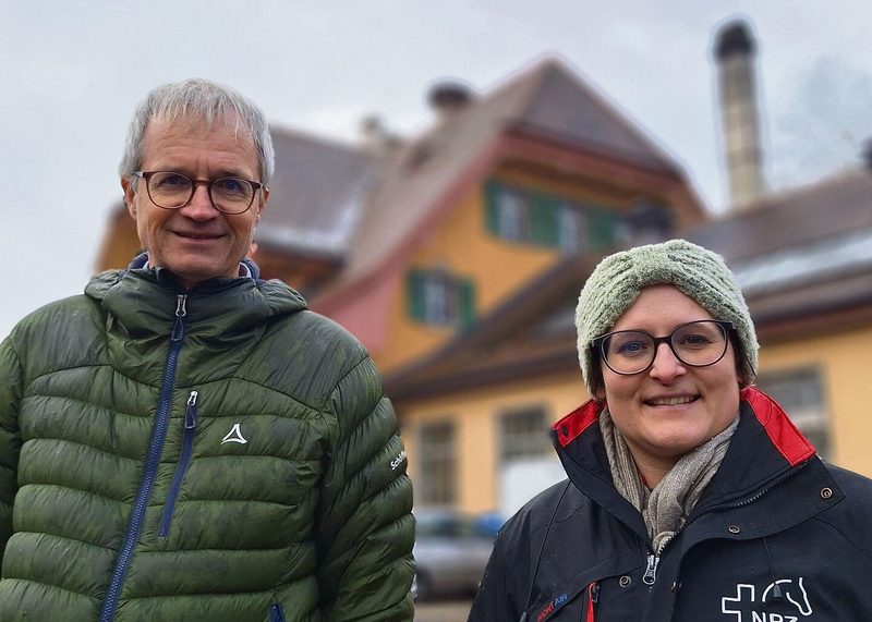 David Külling und Salome Wägeli beobachten die Berner Störche seit Jahren.