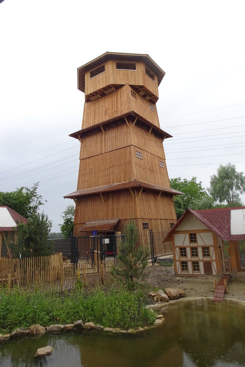 Neuer Beobachtungsturm im Papiliorama
